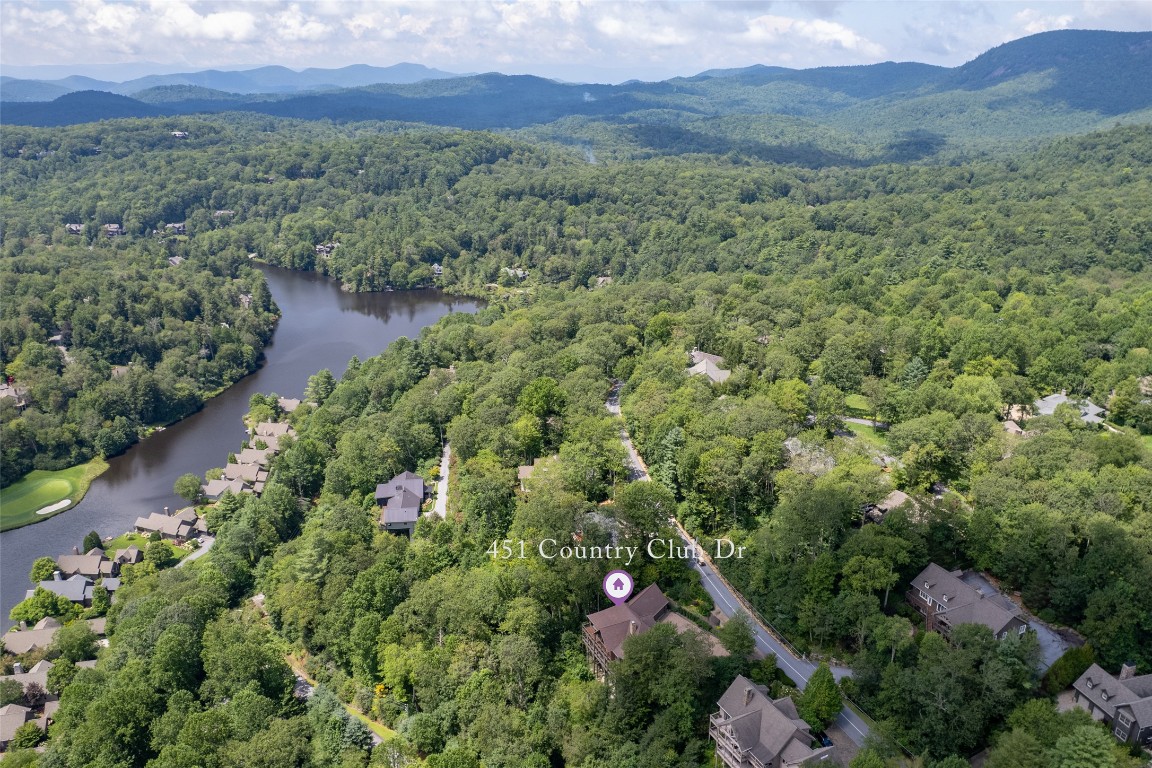 Highlands, North Carolina 28741, United States, 3 Bedrooms Bedrooms, ,5 BathroomsBathrooms,Residential,Active,196915