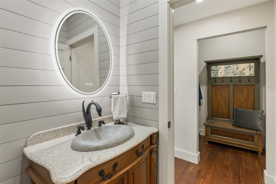 Highlands, North Carolina 28741, United States, 3 Bedrooms Bedrooms, ,5 BathroomsBathrooms,Residential,Active,196915