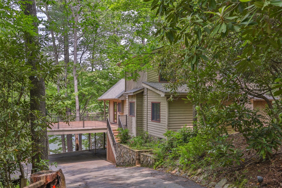 Lake Toxaway, North Carolina 28747, United States, 3 Bedrooms Bedrooms, ,3 BathroomsBathrooms,Residential,Active,15049