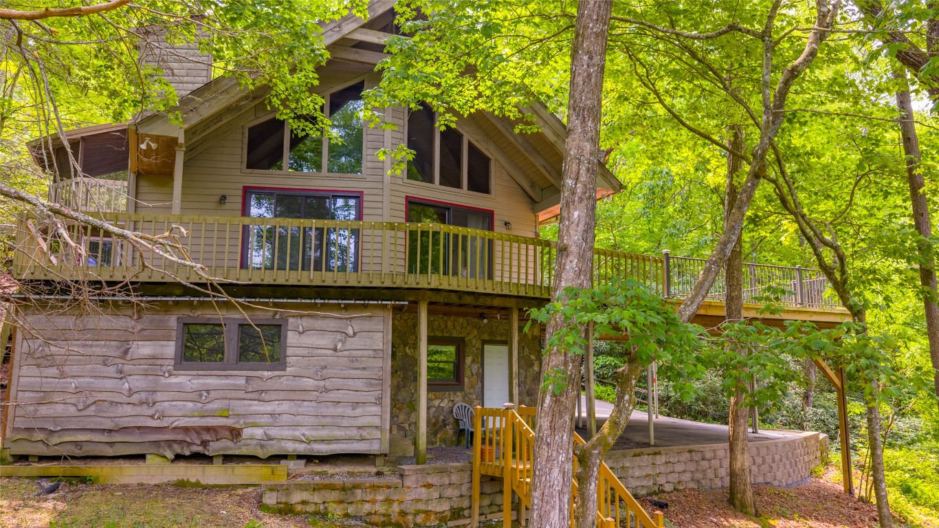 Lake Toxaway, North Carolina 28747, United States, 3 Bedrooms Bedrooms, ,3 BathroomsBathrooms,Residential,Active,15049