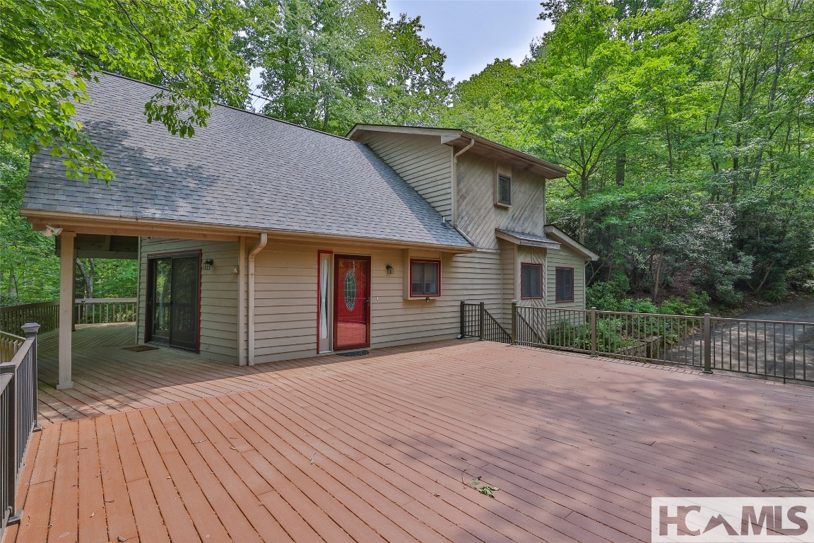 Lake Toxaway, North Carolina 28747, United States, 3 Bedrooms Bedrooms, ,3 BathroomsBathrooms,Residential,Active,15049