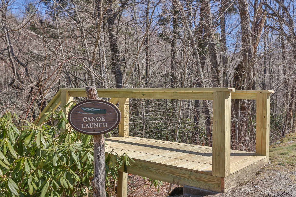 Highlands, North Carolina 28741, United States, 3 Bedrooms Bedrooms, ,4 BathroomsBathrooms,Residential,Active,131820