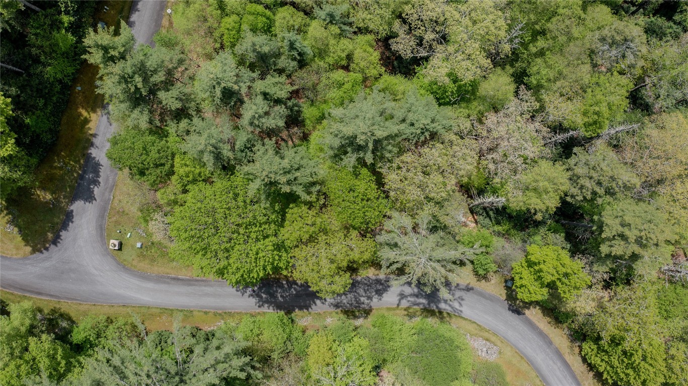 Highlands, North Carolina 28741, United States, 3 Bedrooms Bedrooms, ,4 BathroomsBathrooms,Residential,Active,131820