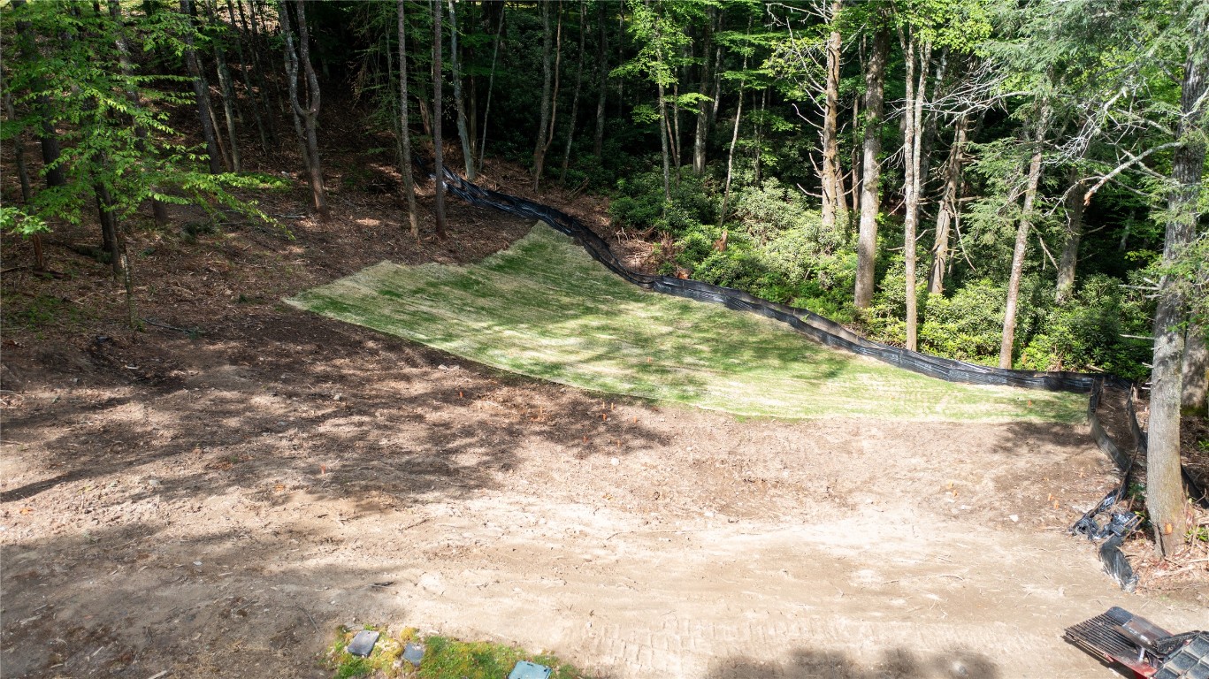 Highlands, North Carolina 28741, United States, 3 Bedrooms Bedrooms, ,4 BathroomsBathrooms,Residential,Active,131820