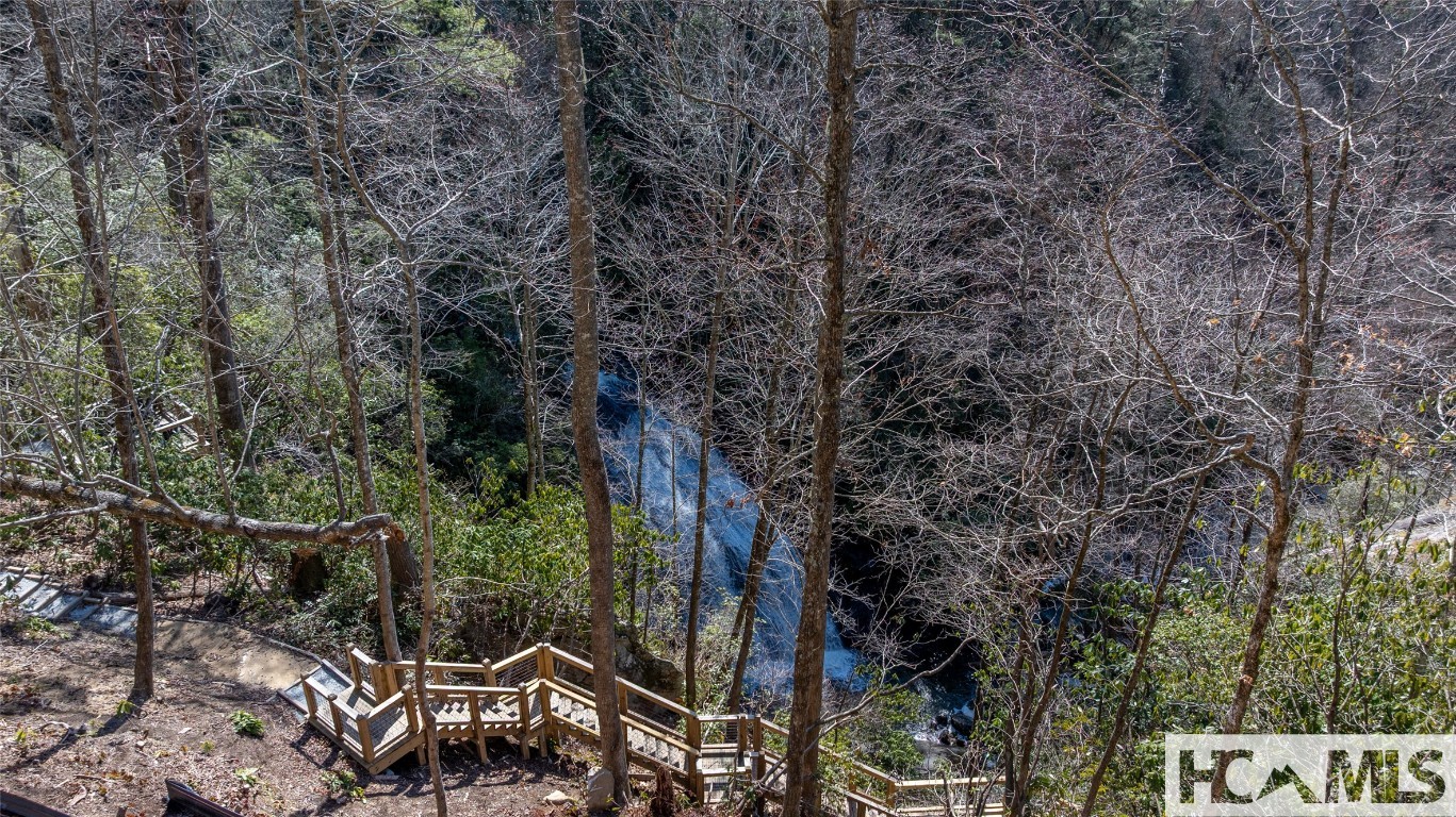 Cashiers, North Carolina 28717, United States, 4 Bedrooms Bedrooms, ,5 BathroomsBathrooms,Residential,Active,163425