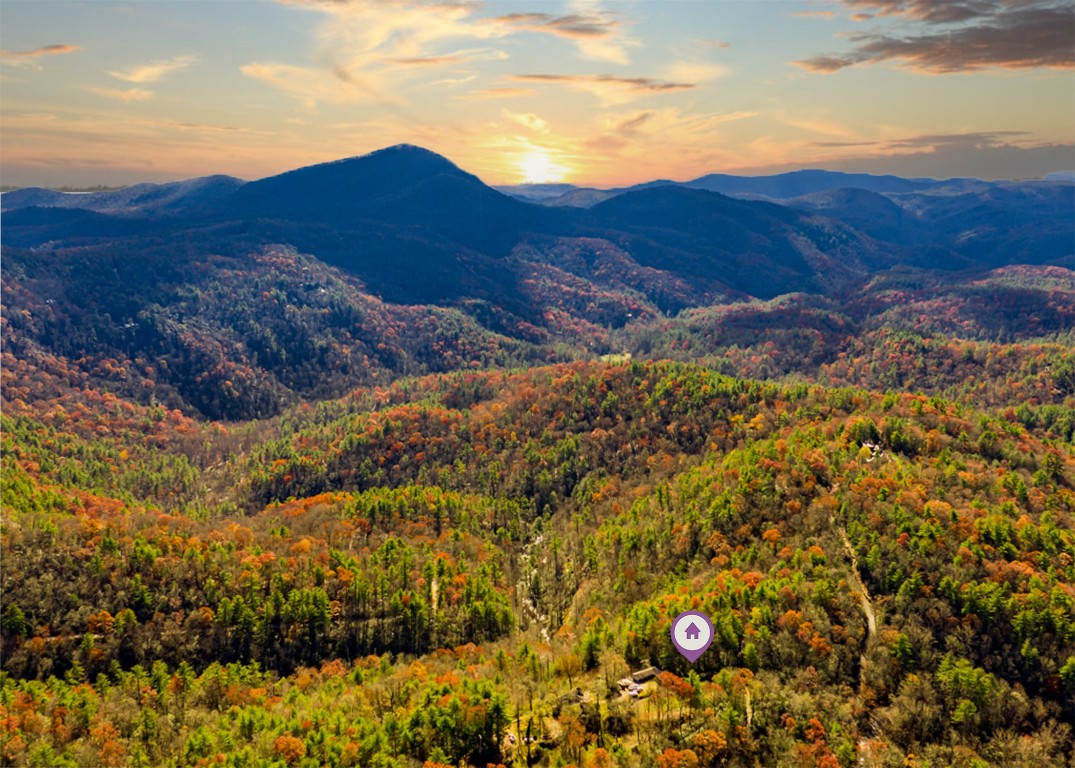 Cashiers, North Carolina 28717, United States, 4 Bedrooms Bedrooms, ,5 BathroomsBathrooms,Residential,Active,163425