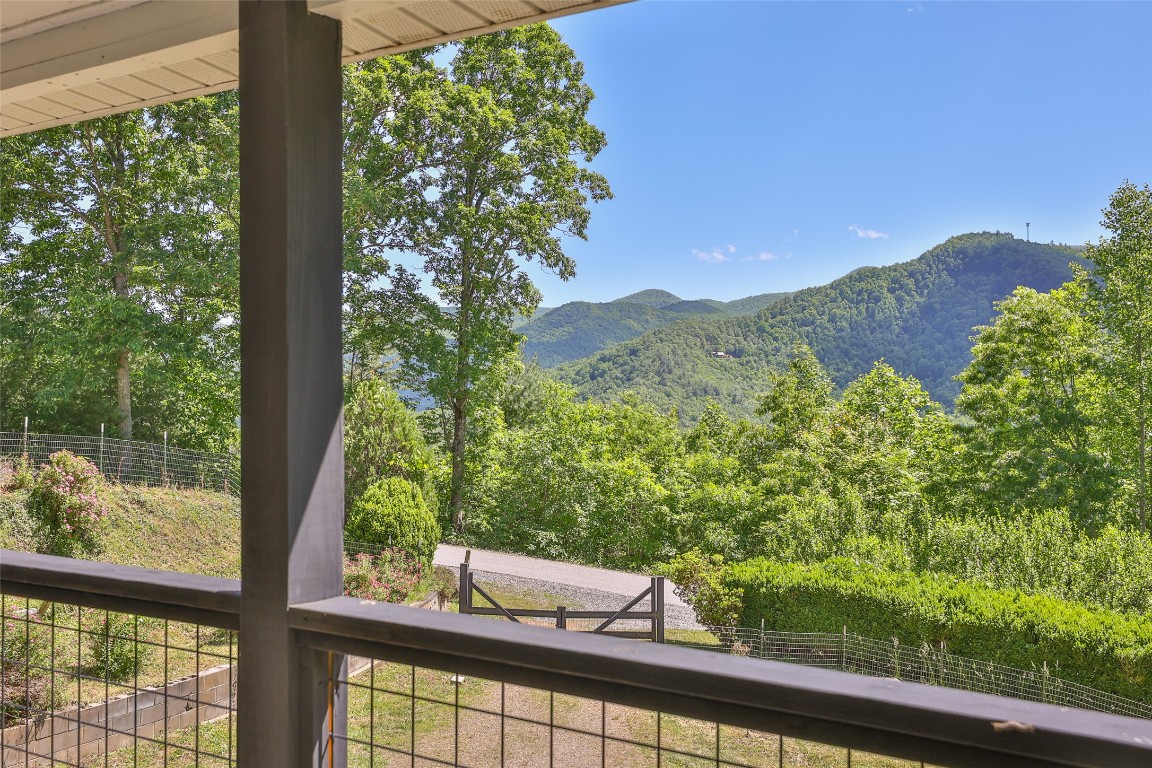 Franklin, North Carolina 28734, United States, 1 Bedroom Bedrooms, ,2 BathroomsBathrooms,Residential,Active,137892