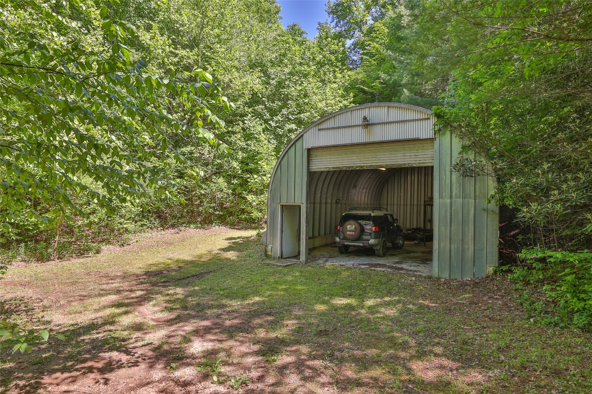 Franklin, North Carolina 28734, United States, 1 Bedroom Bedrooms, ,2 BathroomsBathrooms,Residential,Active,137892