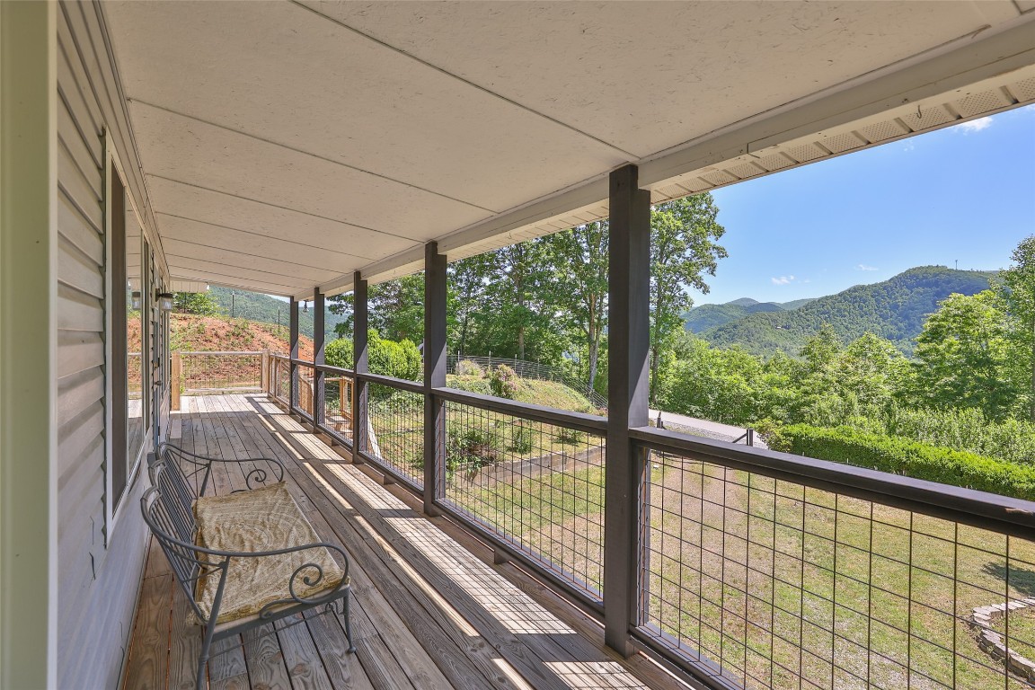 Franklin, North Carolina 28734, United States, 1 Bedroom Bedrooms, ,2 BathroomsBathrooms,Residential,Active,137892