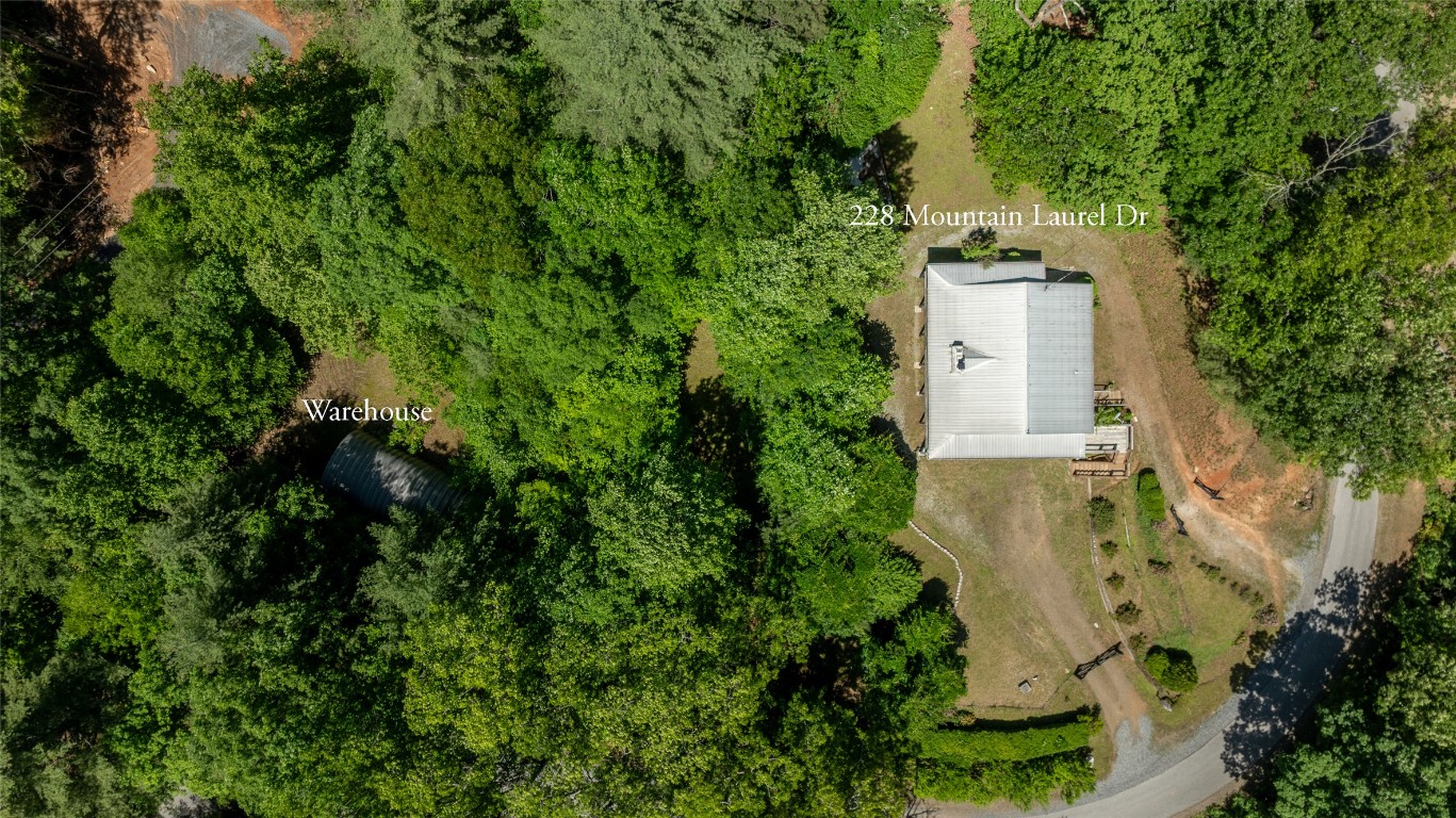 Franklin, North Carolina 28734, United States, 1 Bedroom Bedrooms, ,2 BathroomsBathrooms,Residential,Active,137892