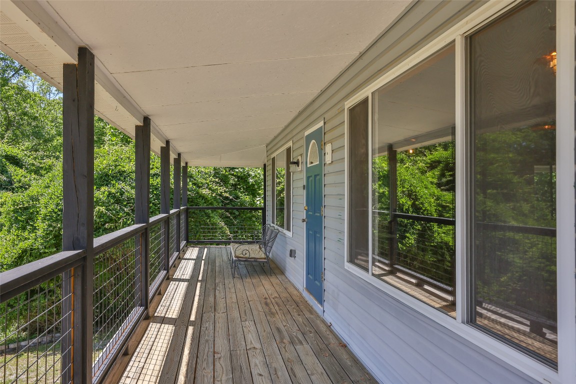 Franklin, North Carolina 28734, United States, 1 Bedroom Bedrooms, ,2 BathroomsBathrooms,Residential,Active,137892