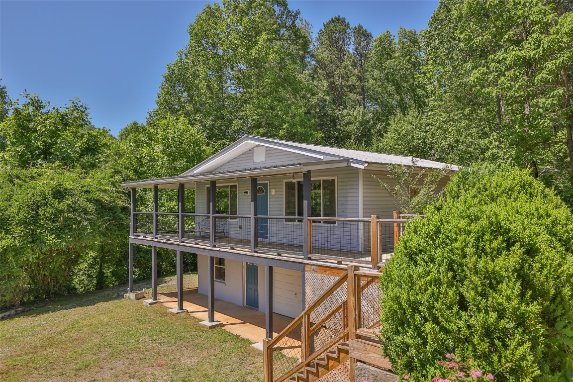 Franklin, North Carolina 28734, United States, 1 Bedroom Bedrooms, ,2 BathroomsBathrooms,Residential,Active,137892