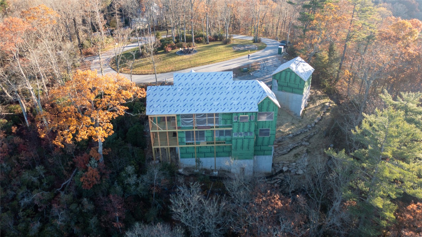 Highlands, North Carolina 28741, United States, 4 Bedrooms Bedrooms, ,5 BathroomsBathrooms,Residential,Active,243603