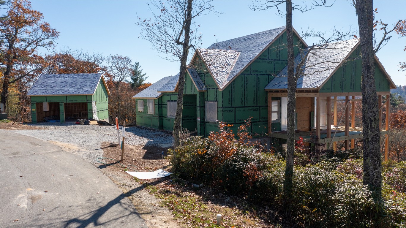 Highlands, North Carolina 28741, United States, 4 Bedrooms Bedrooms, ,5 BathroomsBathrooms,Residential,Active,243603