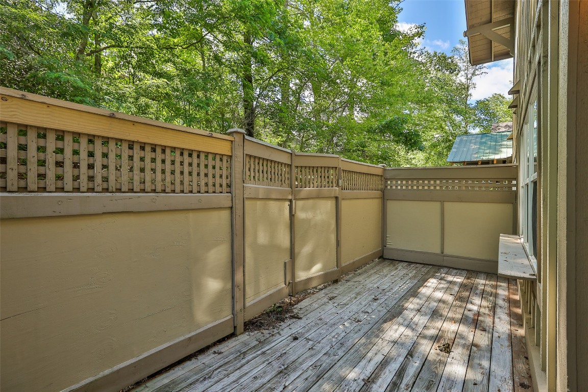 Highlands, North Carolina 28741, United States, 2 Bedrooms Bedrooms, ,2 BathroomsBathrooms,Residential,Pending,15744