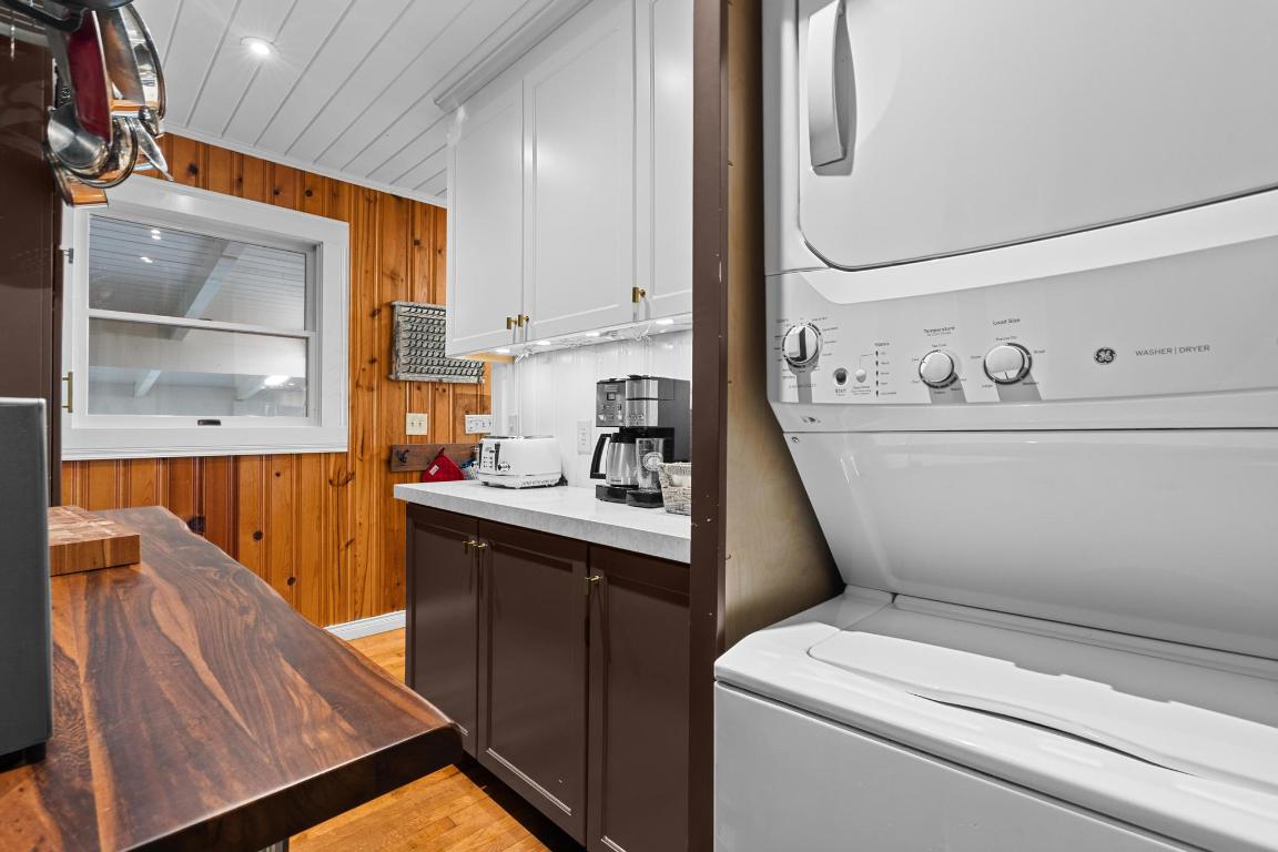 Highlands, North Carolina 28741, United States, 3 Bedrooms Bedrooms, ,2 BathroomsBathrooms,Residential,Active,139895