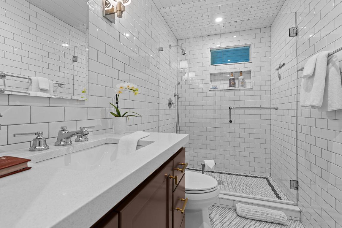 Highlands, North Carolina 28741, United States, 3 Bedrooms Bedrooms, ,2 BathroomsBathrooms,Residential,Active,139895