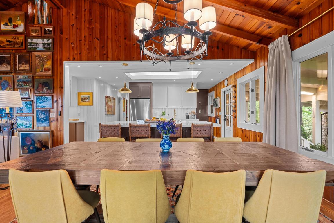 Highlands, North Carolina 28741, United States, 3 Bedrooms Bedrooms, ,2 BathroomsBathrooms,Residential,Active,139895