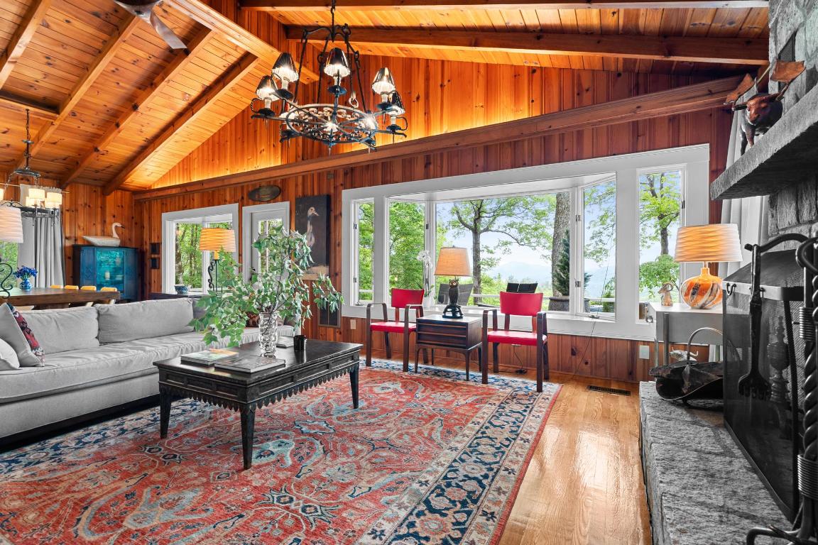 Highlands, North Carolina 28741, United States, 3 Bedrooms Bedrooms, ,2 BathroomsBathrooms,Residential,Active,139895