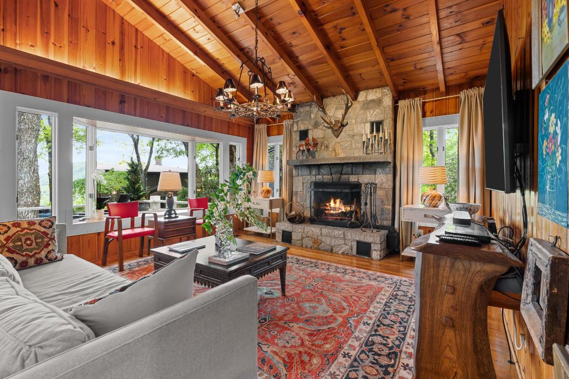 Highlands, North Carolina 28741, United States, 3 Bedrooms Bedrooms, ,2 BathroomsBathrooms,Residential,Active,139895