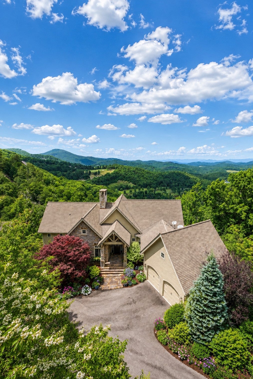 112 Willowbrook Court