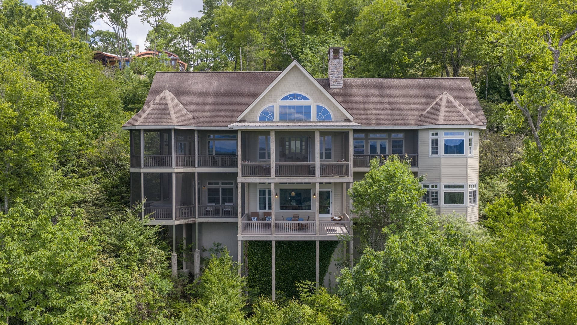 112 Willowbrook Court