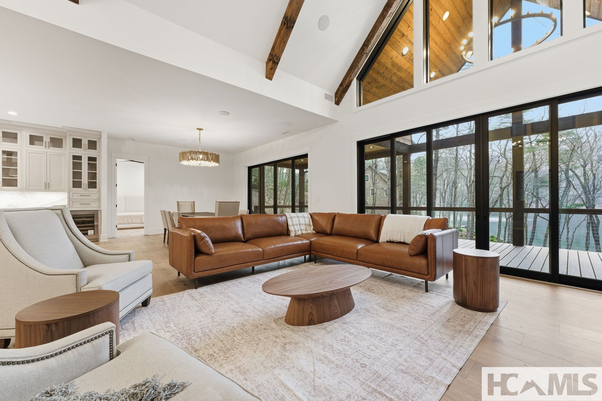 935 Glenshore Drive