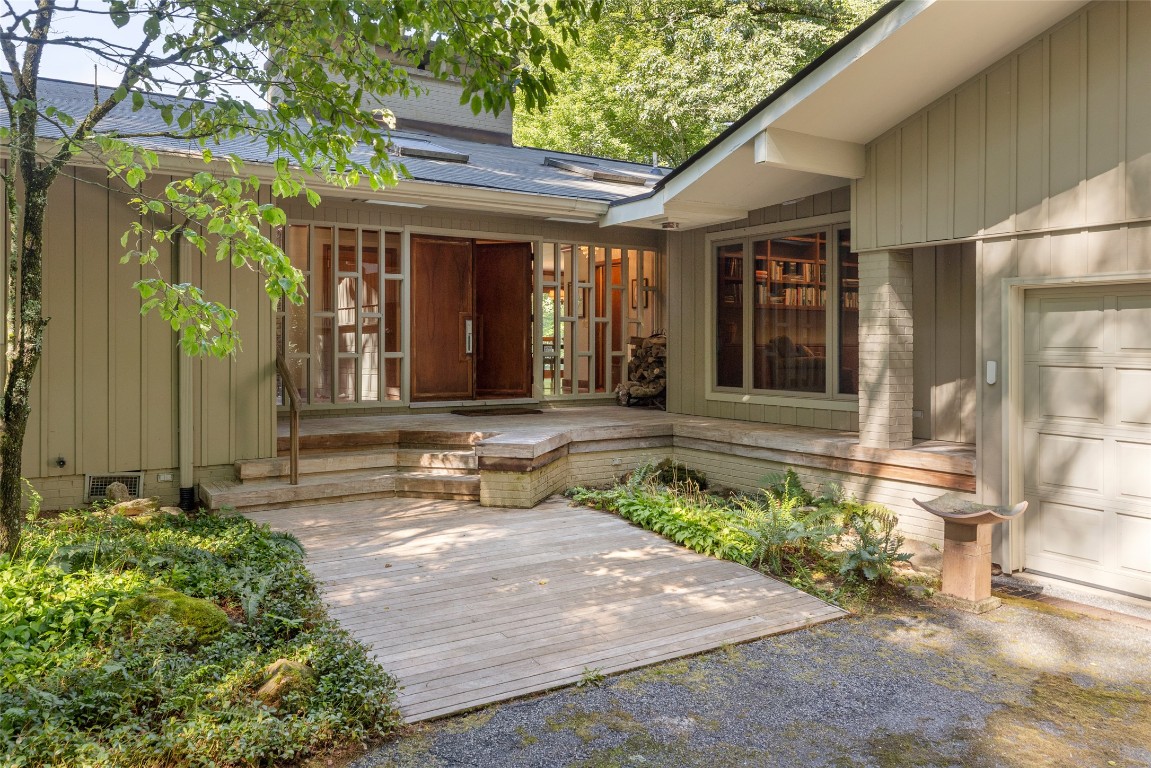 Highlands, North Carolina 28741, United States, 4 Bedrooms Bedrooms, ,3 BathroomsBathrooms,Residential,Active,188471