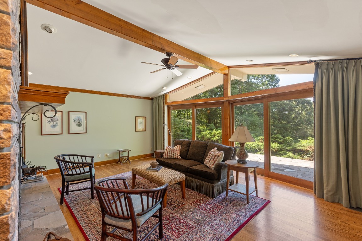 Highlands, North Carolina 28741, United States, 4 Bedrooms Bedrooms, ,3 BathroomsBathrooms,Residential,Active,188471