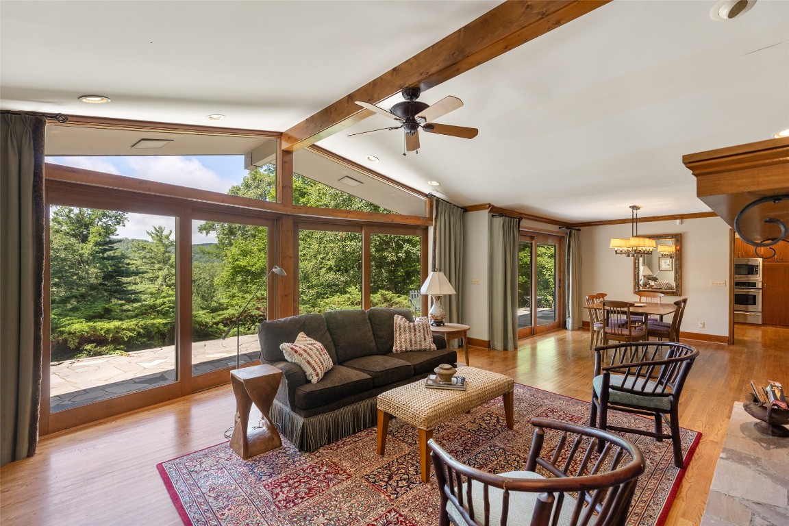 Highlands, North Carolina 28741, United States, 4 Bedrooms Bedrooms, ,3 BathroomsBathrooms,Residential,Active,188471