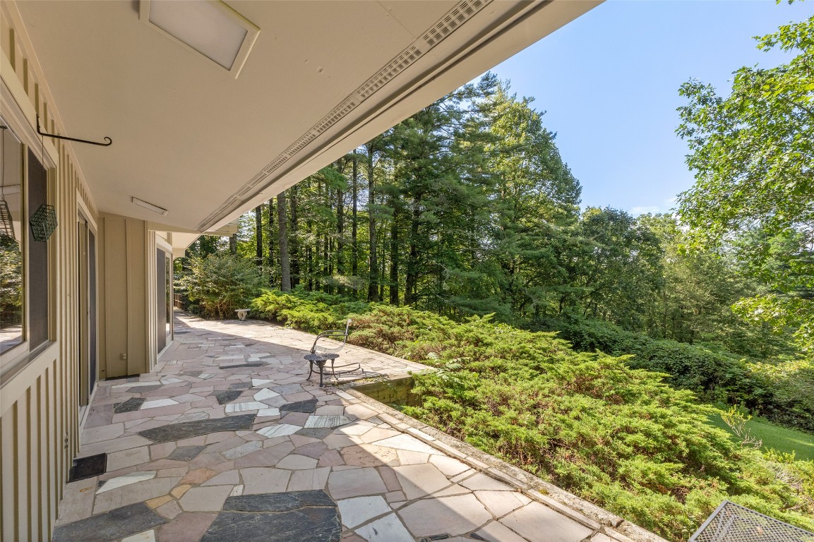 Highlands, North Carolina 28741, United States, 4 Bedrooms Bedrooms, ,3 BathroomsBathrooms,Residential,Active,188471