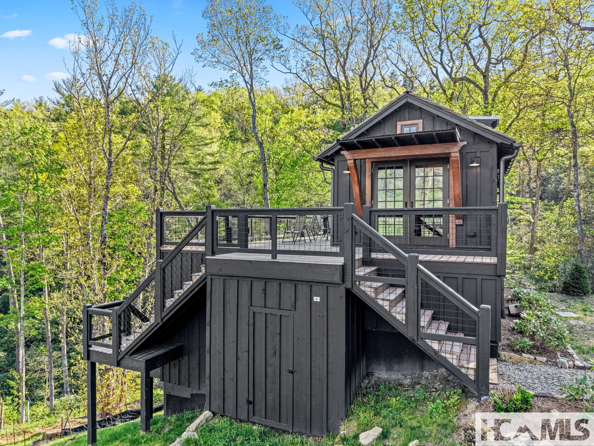 261 Rock Face Trail