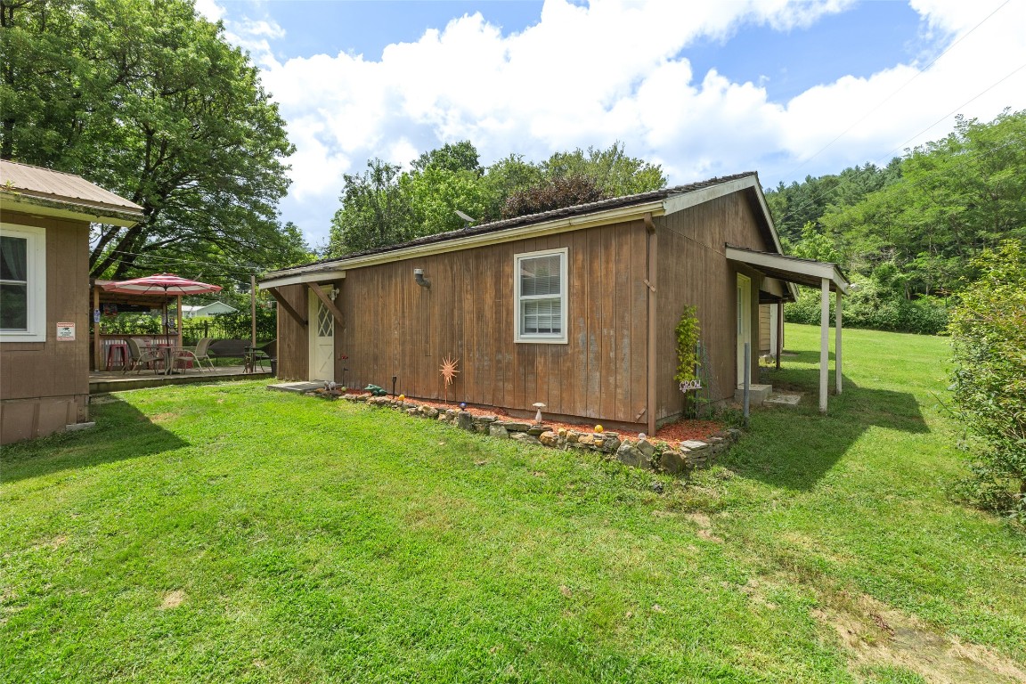 Cullowhee, North Carolina 28723, United States, 3 Bedrooms Bedrooms, ,2 BathroomsBathrooms,Residential,Active,189516