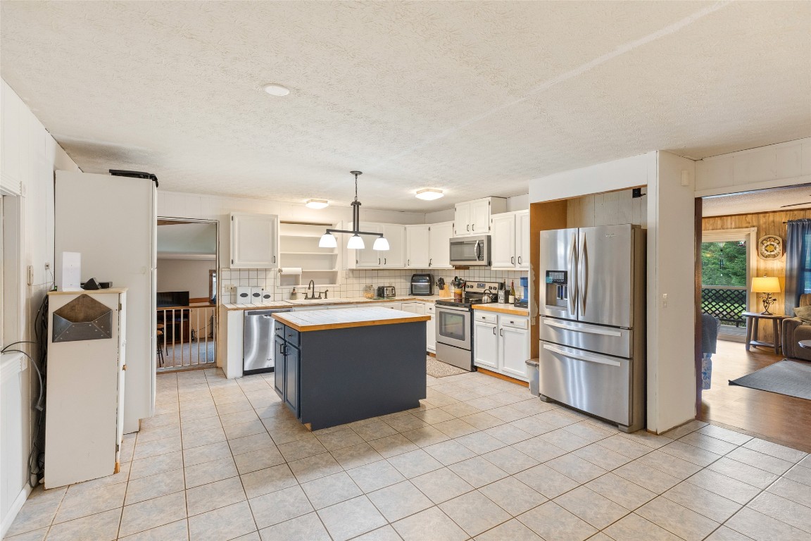 Cullowhee, North Carolina 28723, United States, 3 Bedrooms Bedrooms, ,2 BathroomsBathrooms,Residential,Active,189516