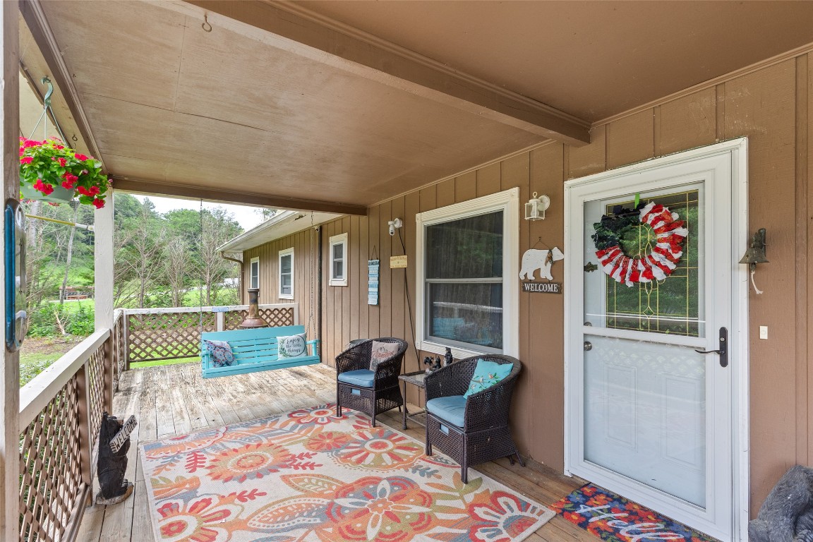 Cullowhee, North Carolina 28723, United States, 3 Bedrooms Bedrooms, ,2 BathroomsBathrooms,Residential,Active,189516