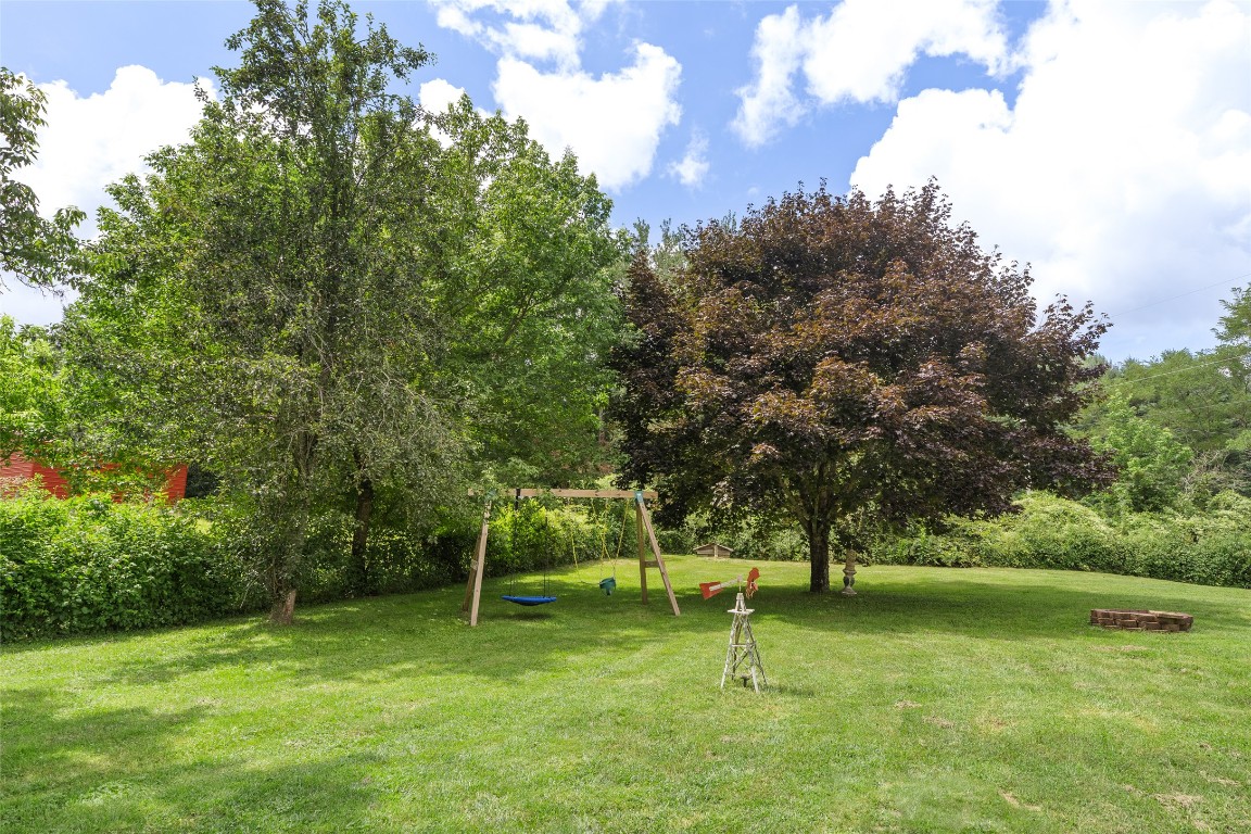 Cullowhee, North Carolina 28723, United States, 3 Bedrooms Bedrooms, ,2 BathroomsBathrooms,Residential,Active,189516