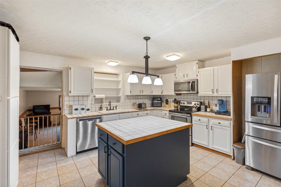 Cullowhee, North Carolina 28723, United States, 3 Bedrooms Bedrooms, ,2 BathroomsBathrooms,Residential,Active,189516