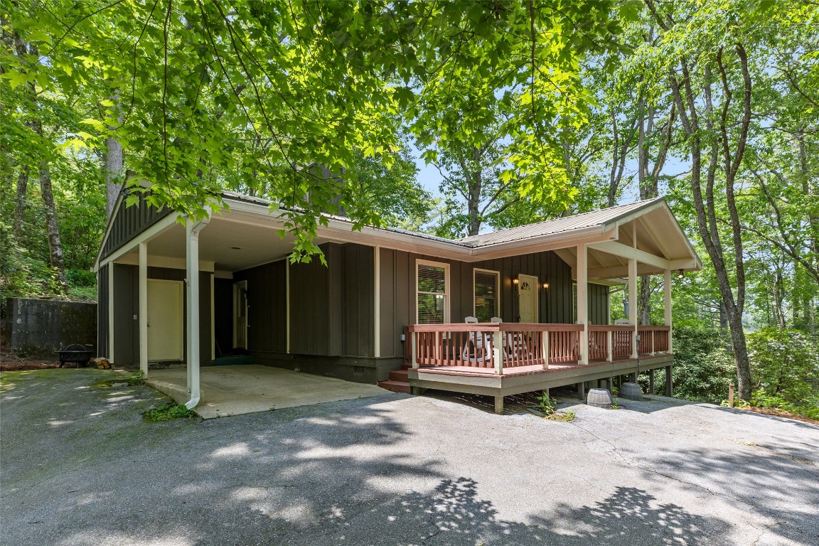 Highlands, North Carolina 28741, United States, 3 Bedrooms Bedrooms, ,3 BathroomsBathrooms,Residential,Active,151586