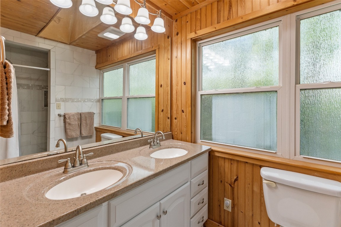 Highlands, North Carolina 28741, United States, 3 Bedrooms Bedrooms, ,3 BathroomsBathrooms,Residential,Active,151586