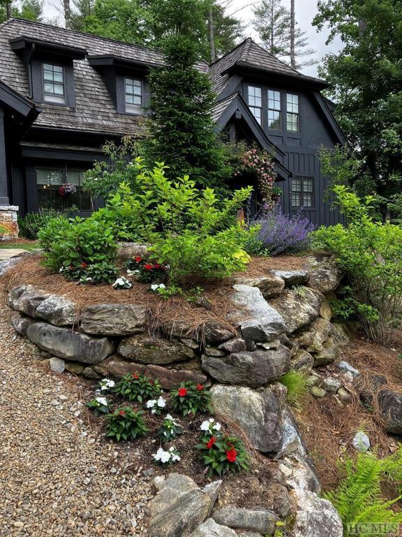 59 Hemlock Ridge