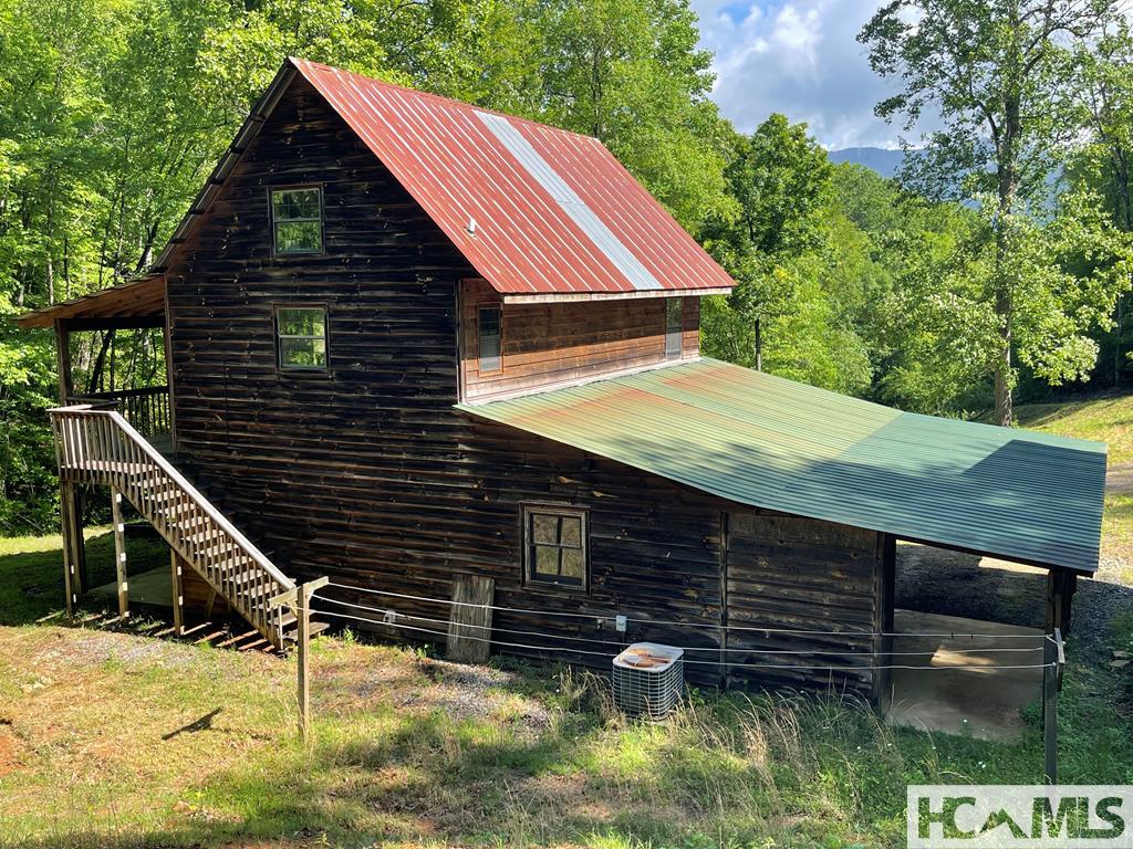 930 Copperhead Cove