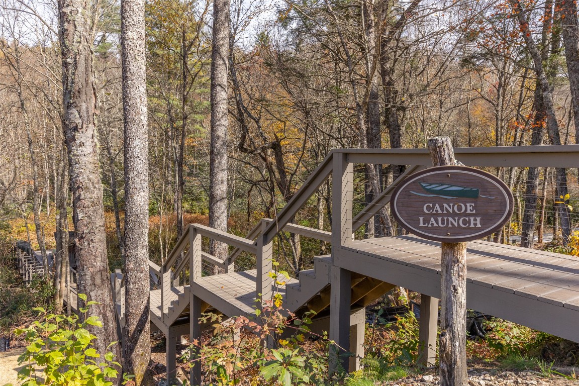 Highlands, North Carolina 28741, United States, 6 Bedrooms Bedrooms, ,7 BathroomsBathrooms,Residential,Active,241023