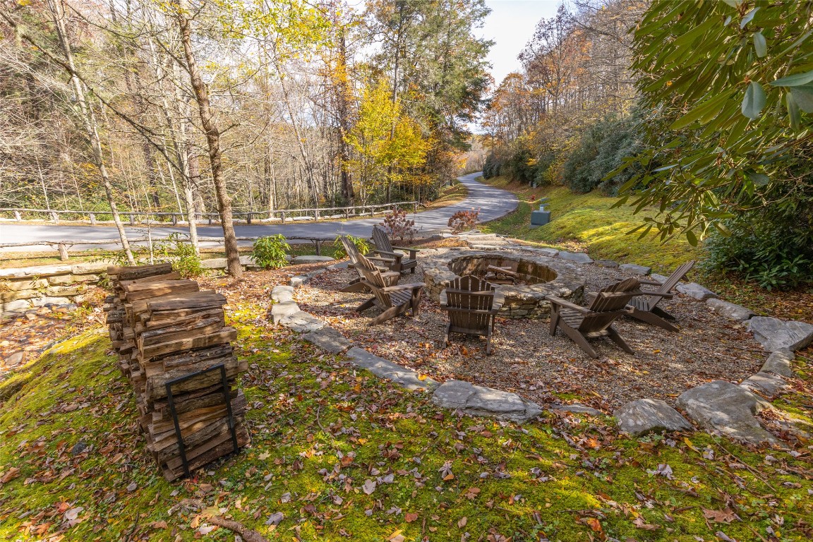 Highlands, North Carolina 28741, United States, 6 Bedrooms Bedrooms, ,7 BathroomsBathrooms,Residential,Active,241023