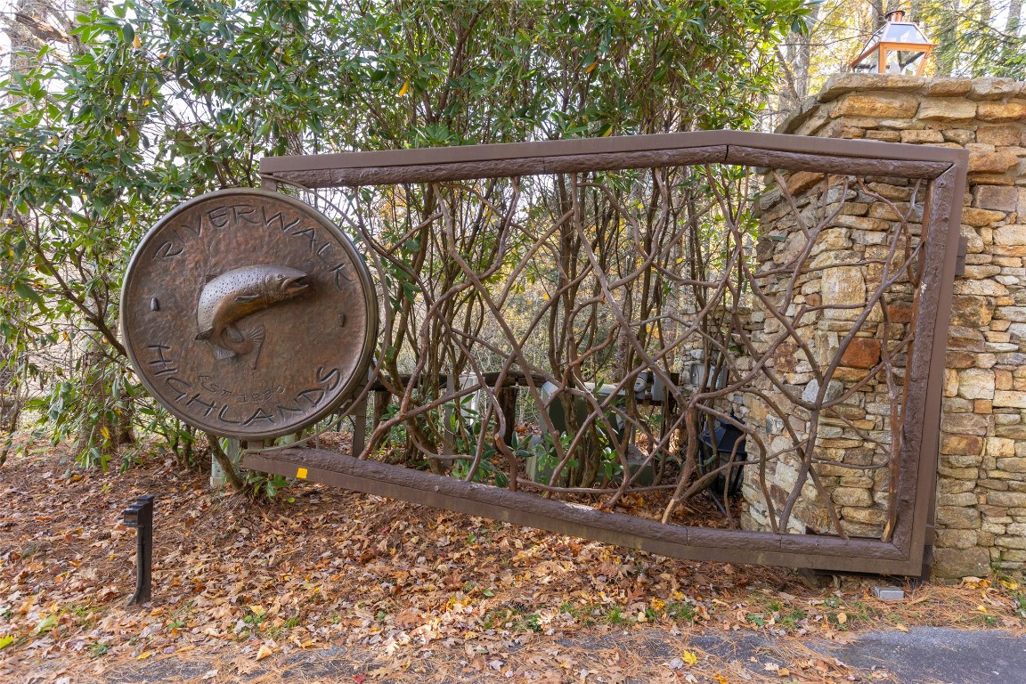 Highlands, North Carolina 28741, United States, 6 Bedrooms Bedrooms, ,7 BathroomsBathrooms,Residential,Active,241023