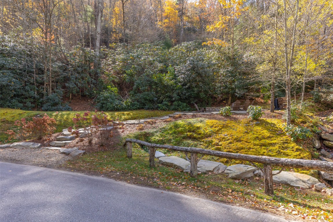 Highlands, North Carolina 28741, United States, 6 Bedrooms Bedrooms, ,7 BathroomsBathrooms,Residential,Active,241023