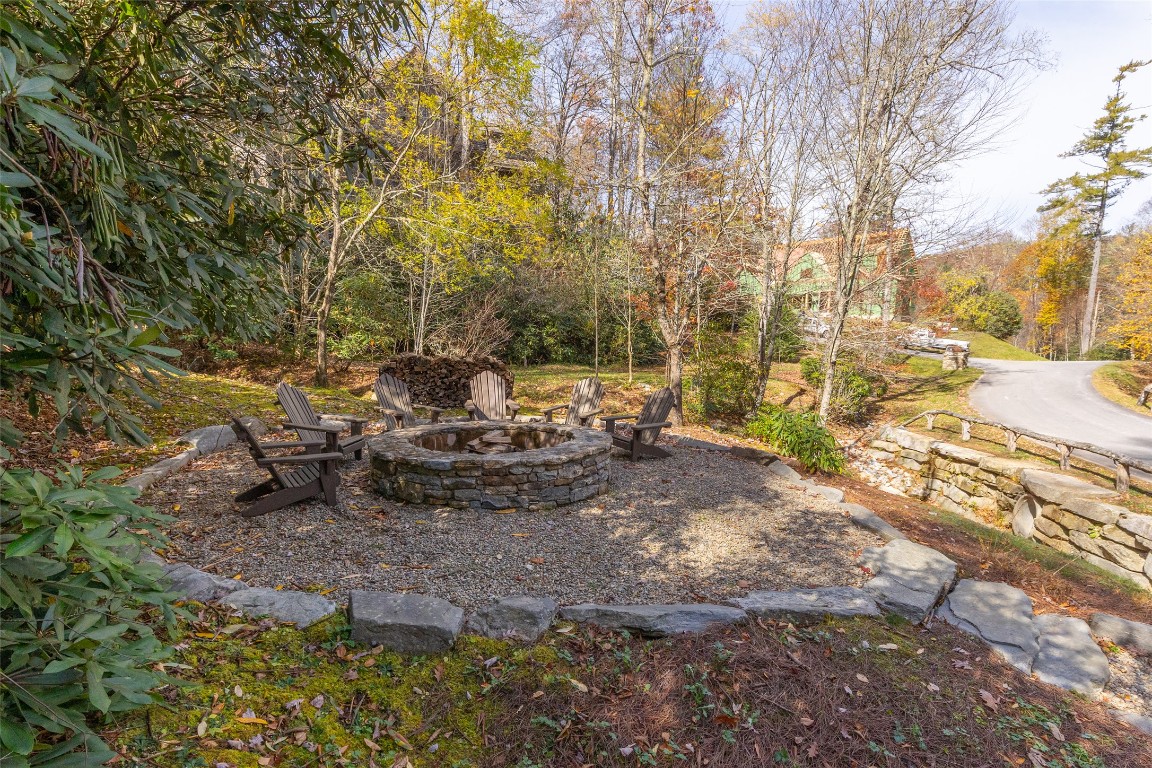 Highlands, North Carolina 28741, United States, 6 Bedrooms Bedrooms, ,7 BathroomsBathrooms,Residential,Active,241023