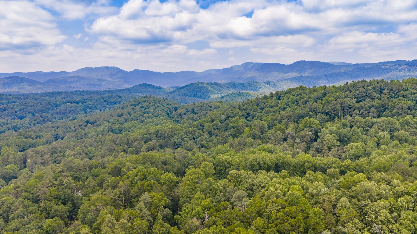 Highlands, North Carolina 28741, United States, 4 Bedrooms Bedrooms, ,3 BathroomsBathrooms,Residential,Active,146555