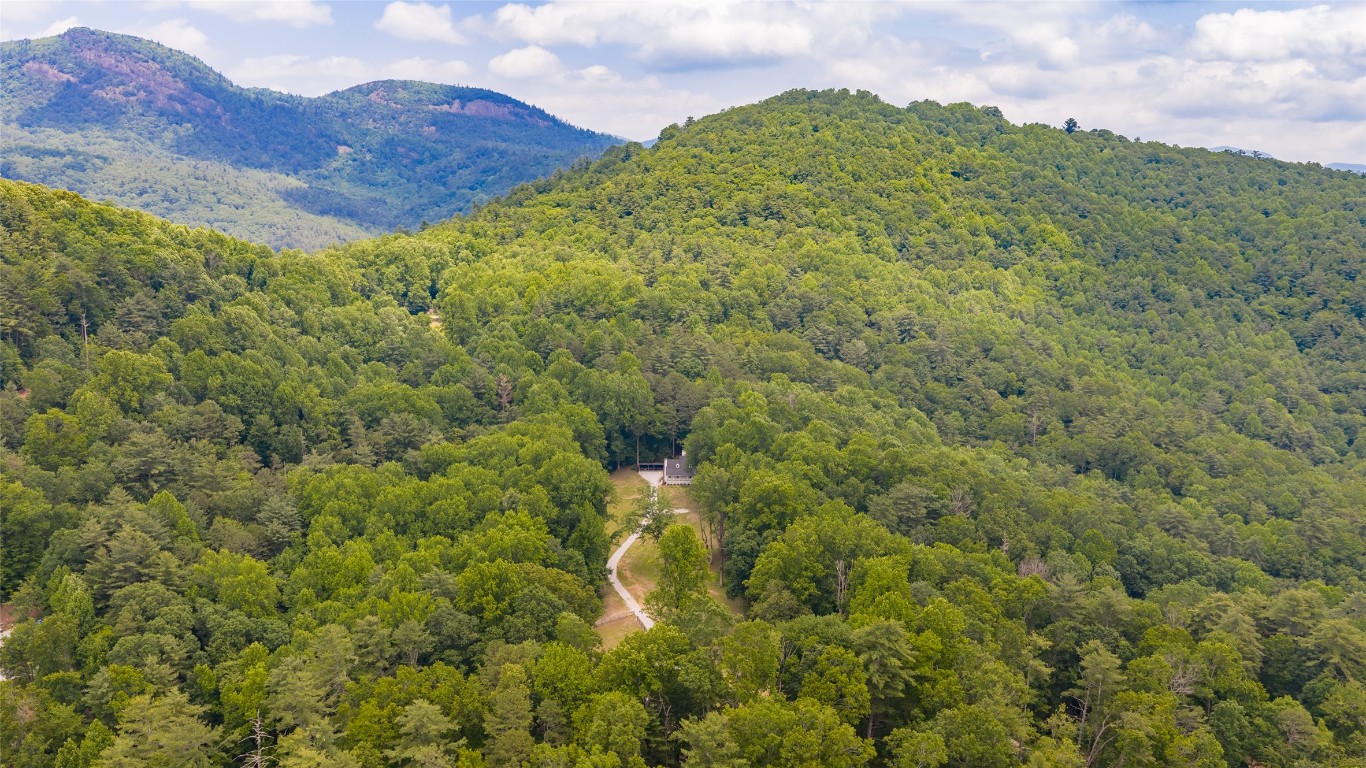 Highlands, North Carolina 28741, United States, 4 Bedrooms Bedrooms, ,3 BathroomsBathrooms,Residential,Active,146555