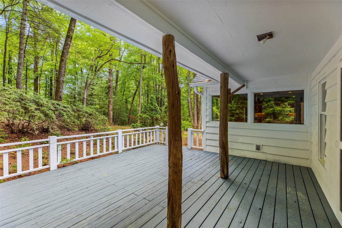 Highlands, North Carolina 28741, United States, 4 Bedrooms Bedrooms, ,3 BathroomsBathrooms,Residential,Active,146555