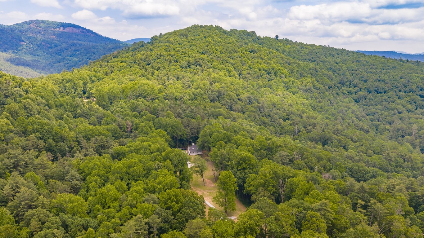 Highlands, North Carolina 28741, United States, 4 Bedrooms Bedrooms, ,3 BathroomsBathrooms,Residential,Active,146555